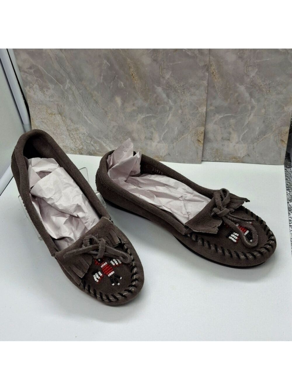 Minnetonka Gray Suede Leather Loafers Flats With Beaded Accent Sz 6 Wm's